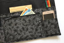 Load image into Gallery viewer, Black half apron with pockets - zipper pocket utility apron for women - Tracey Lipman