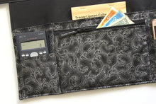 Load image into Gallery viewer, Black half apron with pockets - zipper pocket utility apron for women - Tracey Lipman