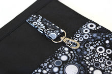 Load image into Gallery viewer, waitress apron, teacher apron with pockets, vendor apron zipper pocket, server apron, money apron, utility apron, craft apron 6 pocket apron