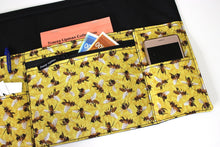 Load image into Gallery viewer, vendor apron with pockets - bee print pocket apron - honeybees farmers market apron - waist apron with zipper pocket - half apron - bee gift
