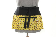 Load image into Gallery viewer, vendor apron with pockets - bee print pocket apron - honeybees farmers market apron - waist apron with zipper pocket - half apron - bee gift