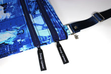 Load image into Gallery viewer, New York city small travel purse - lightweight travel bag for women - crossbody bag - cross body - Statue of Liberty - Empire State Building