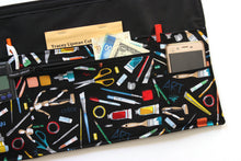 Load image into Gallery viewer, teacher apron with pockets, preschool classroom apron, back to school teacher appreciation gift, craft apron zipper pocket utility apron