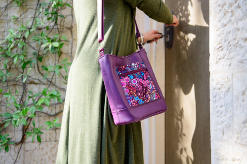 Purple vegan leather bucket bag for women, crossbody purse handbag with lots of pockets, shoulder bag with zipper, adjustable strap